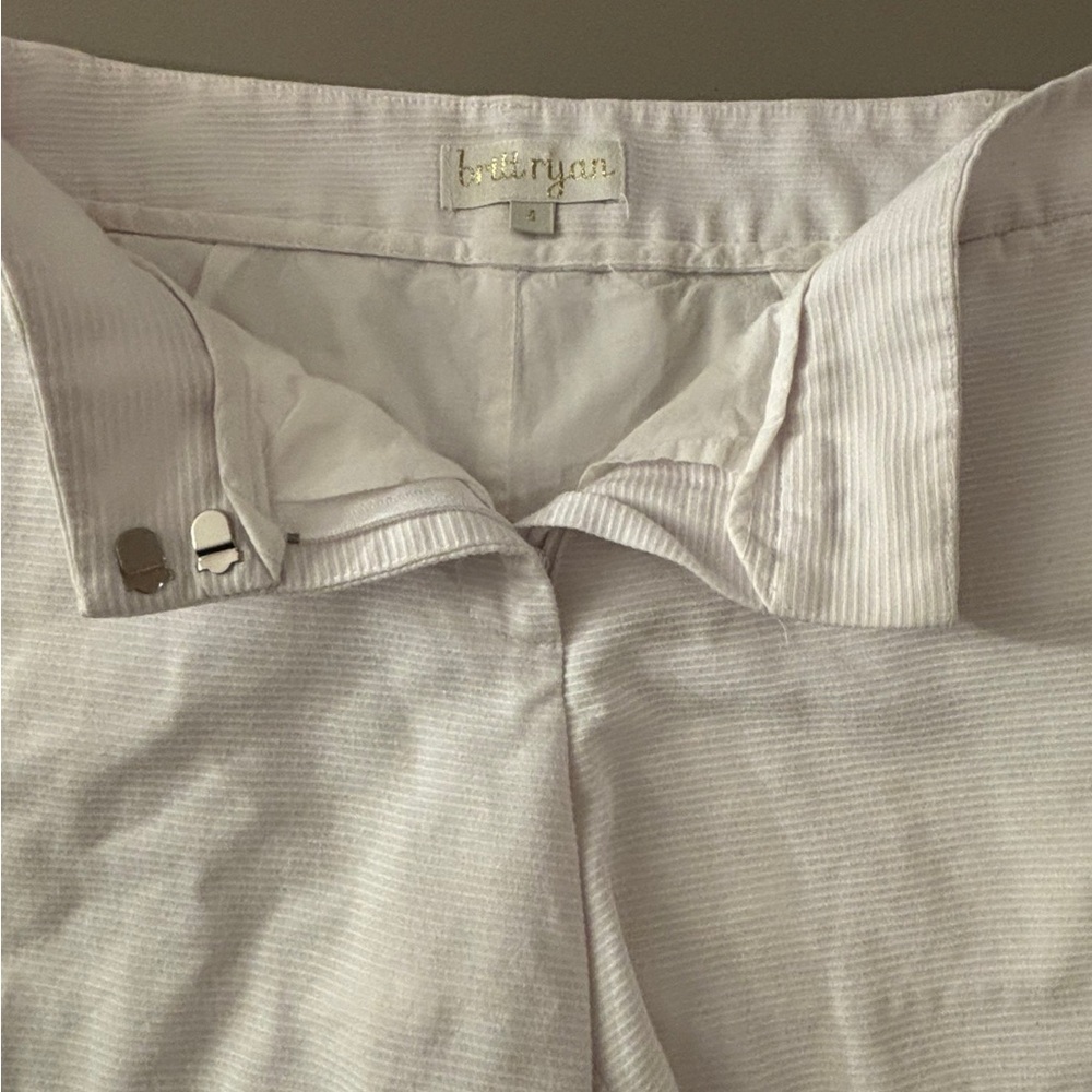 Elegant White Women's Bermuda Shorts - Picture 3 of 5